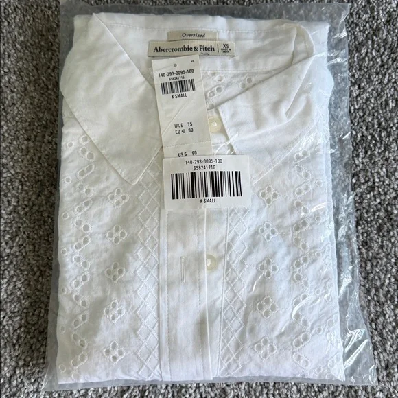Abercrombie Eyelet Embroidered Button Up Blouse White Oversized XS - Picture 2 of 9